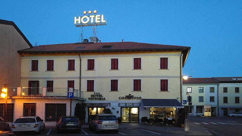 Hotel Vittoria Сан-Джорджо-ді-Ногаро Екстер'єр фото